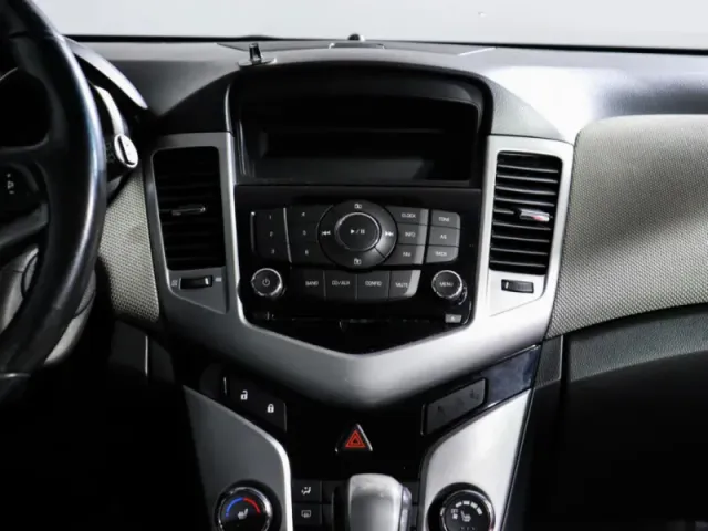 Chevrolet Cruze, I — фото 12