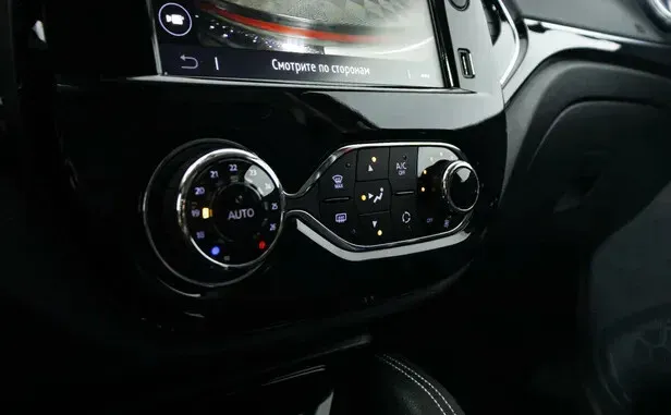 Renault Kaptur, I Рестайлинг — фото 9