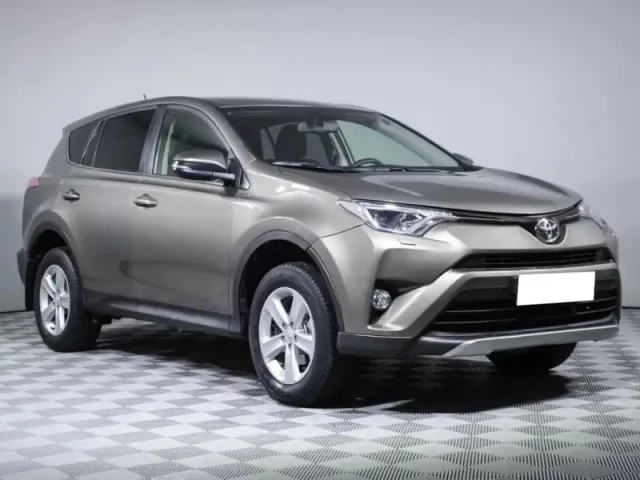 Toyota RAV4, IV (XA40) Рестайлинг — фото 3