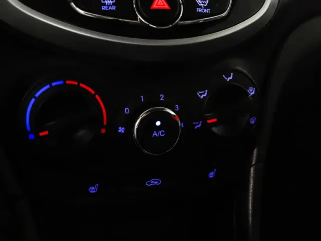 Hyundai Solaris, I — фото 17
