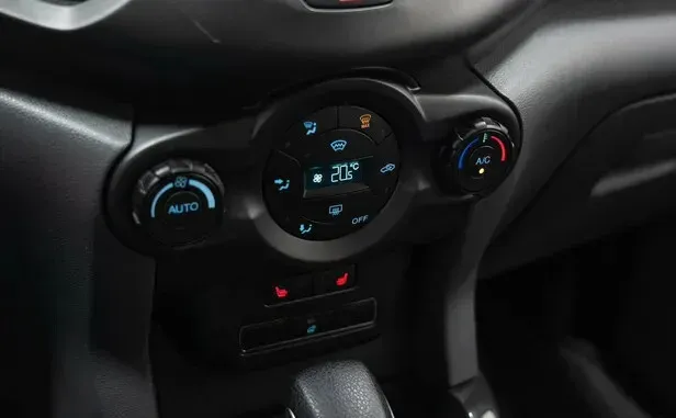 Ford EcoSport, II — фото 10