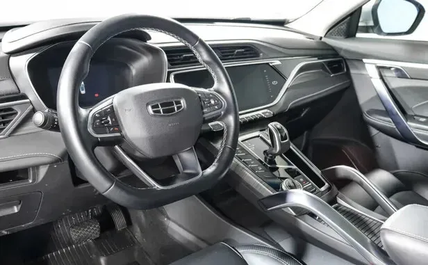 Geely Atlas Pro — фото 5