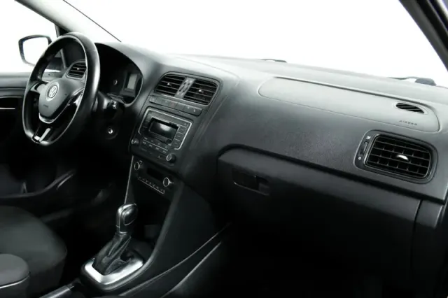 Volkswagen Polo, V Рестайлинг — фото 9