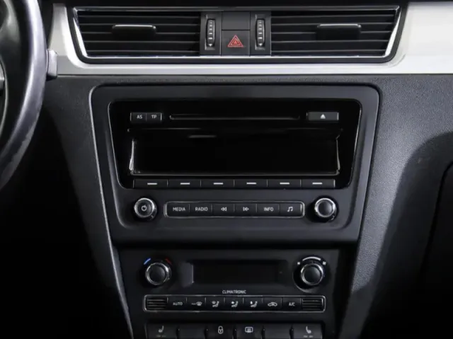 Skoda Rapid, I — фото 17
