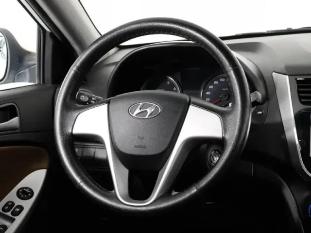 Hyundai Solaris, I — фото 10
