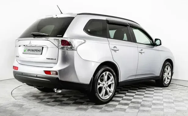 Mitsubishi Outlander, III — фото 2