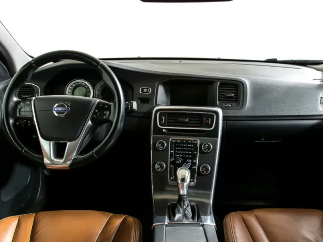 Volvo S60, II — фото 10