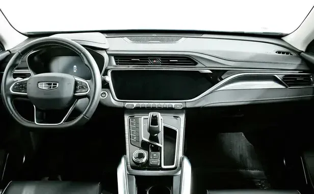 Geely Atlas Pro — фото 8
