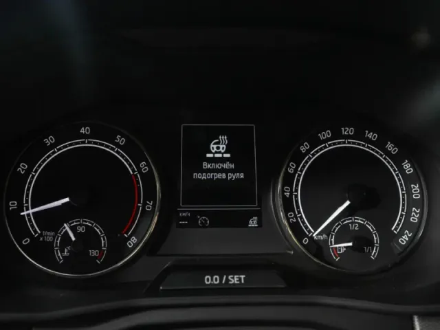 Skoda Rapid, II — фото 15