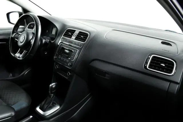 Volkswagen Polo, V Рестайлинг — фото 10