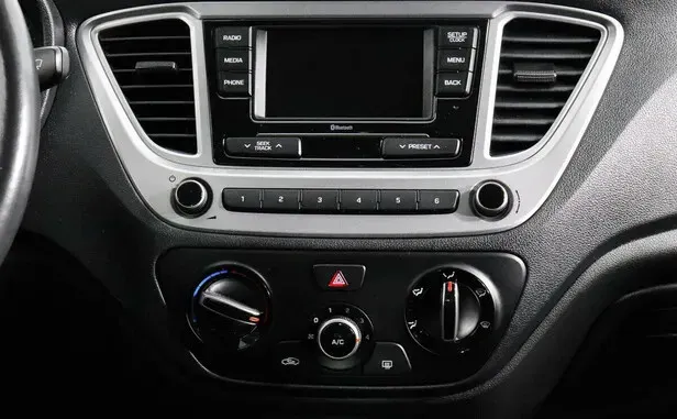 Hyundai Solaris, II — фото 10