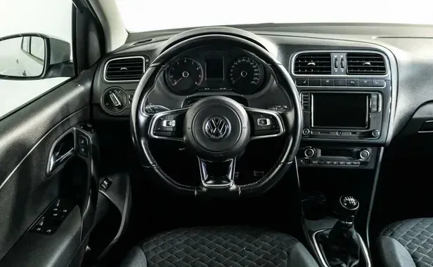 Volkswagen Polo, V Рестайлинг — фото 5
