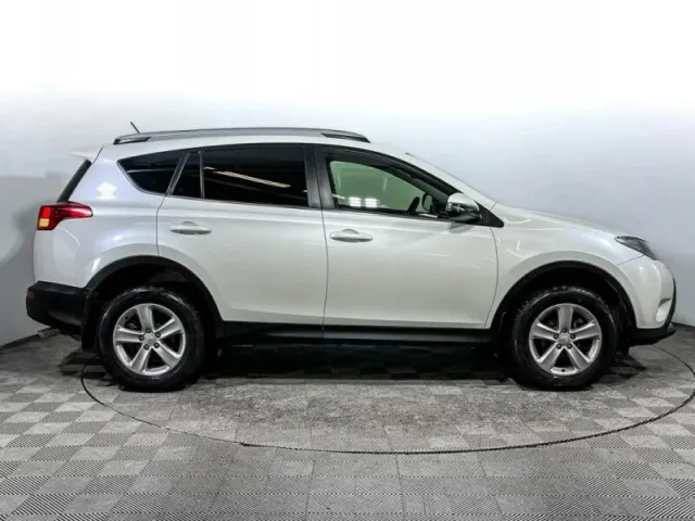 Toyota RAV4, IV (XA40) — фото 4