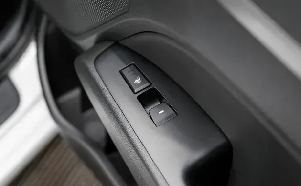 Hyundai Elantra, VI (AD) — фото 7