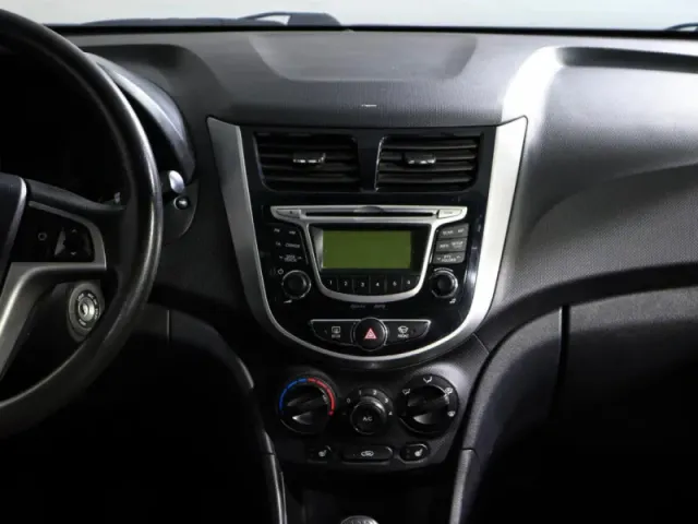Hyundai Solaris, I — фото 14