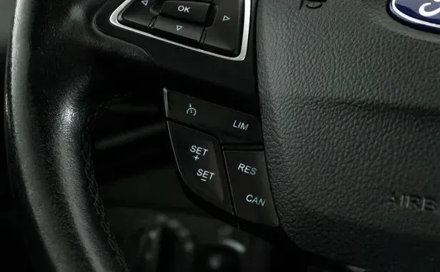Ford Kuga, II Рестайлинг — фото 9