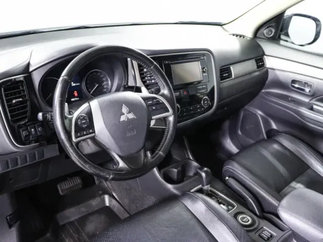 Mitsubishi Outlander, III — фото 14