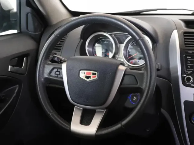 Geely Emgrand X7, I — фото 14