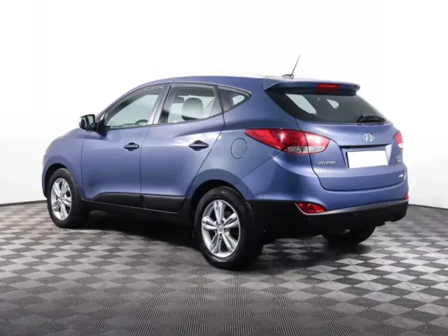 Hyundai ix35, I — фото 26