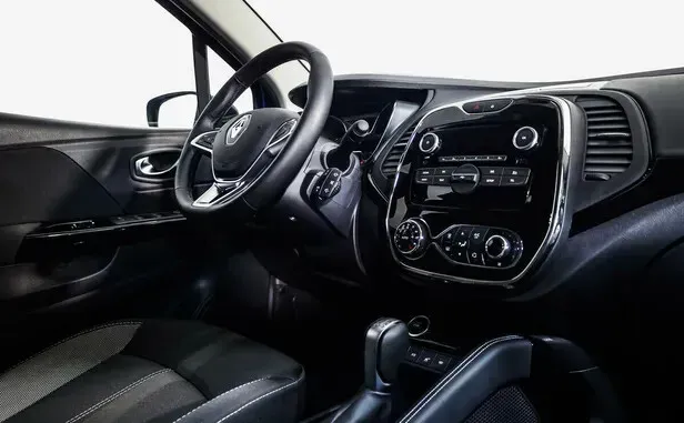 Renault Kaptur, I Рестайлинг — фото 5