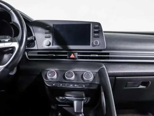 Hyundai Elantra, VII (CN7) — фото 12
