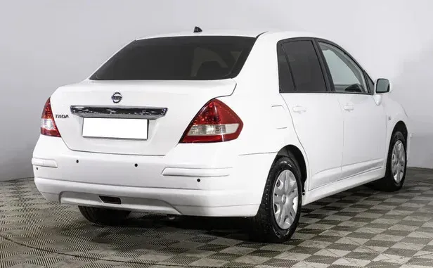 Nissan Tiida, I Рестайлинг — фото 2