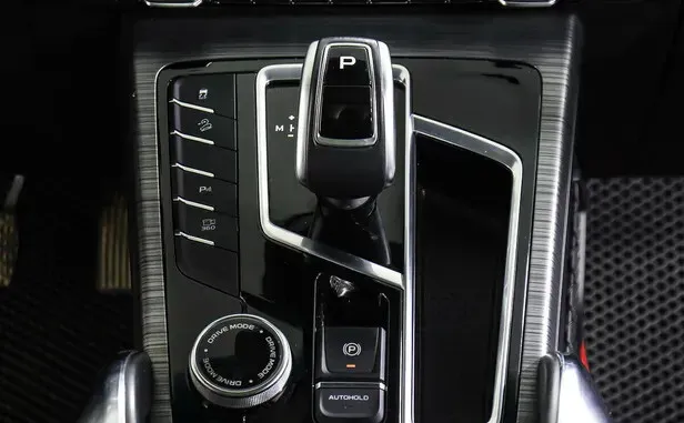 Geely Atlas Pro — фото 9