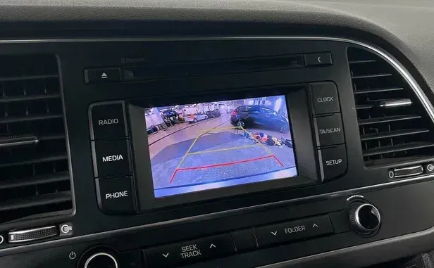 Hyundai Elantra, VI (AD) — фото 9
