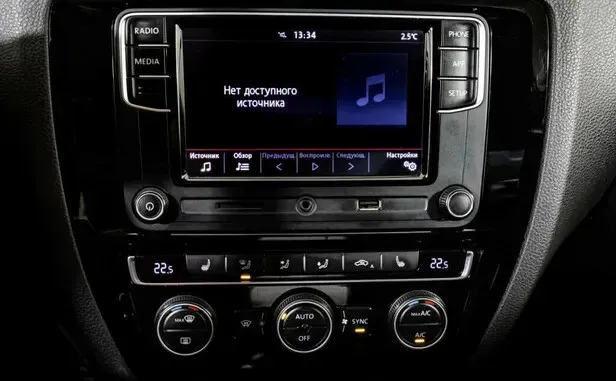 Volkswagen Jetta, VI Рестайлинг — фото 11