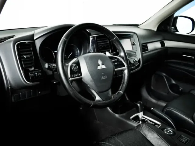 Mitsubishi Outlander, III — фото 13