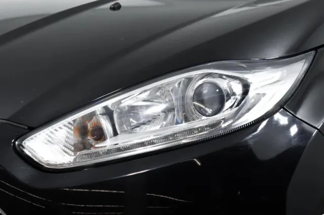Ford Fiesta, Mk6 Рестайлинг — фото 9