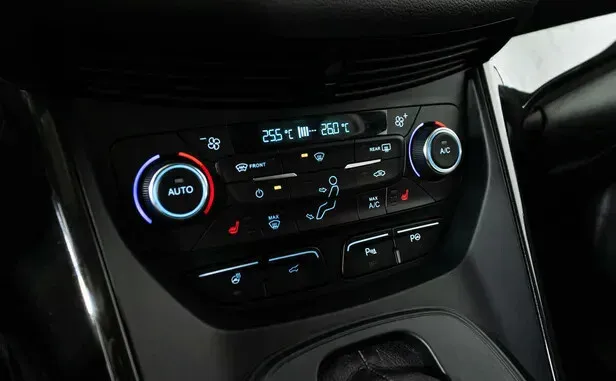 Ford Kuga, II Рестайлинг — фото 11