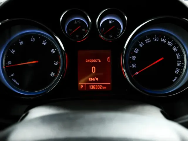 Opel Astra, J Рестайлинг — фото 9