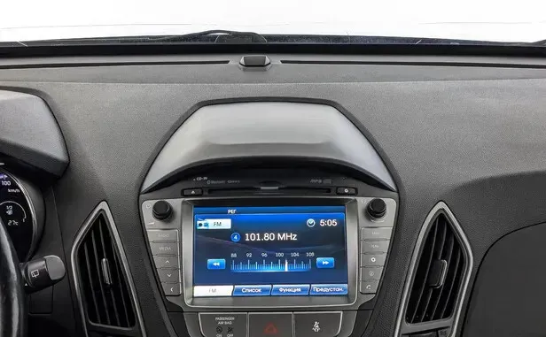 Hyundai ix35, I — фото 12