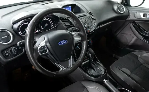 Ford Fiesta, Mk6 Рестайлинг — фото 6