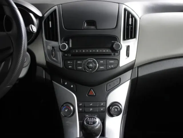 Chevrolet Cruze, I Рестайлинг — фото 14