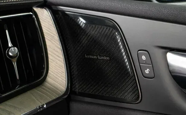 Volvo XC60, II — фото 20